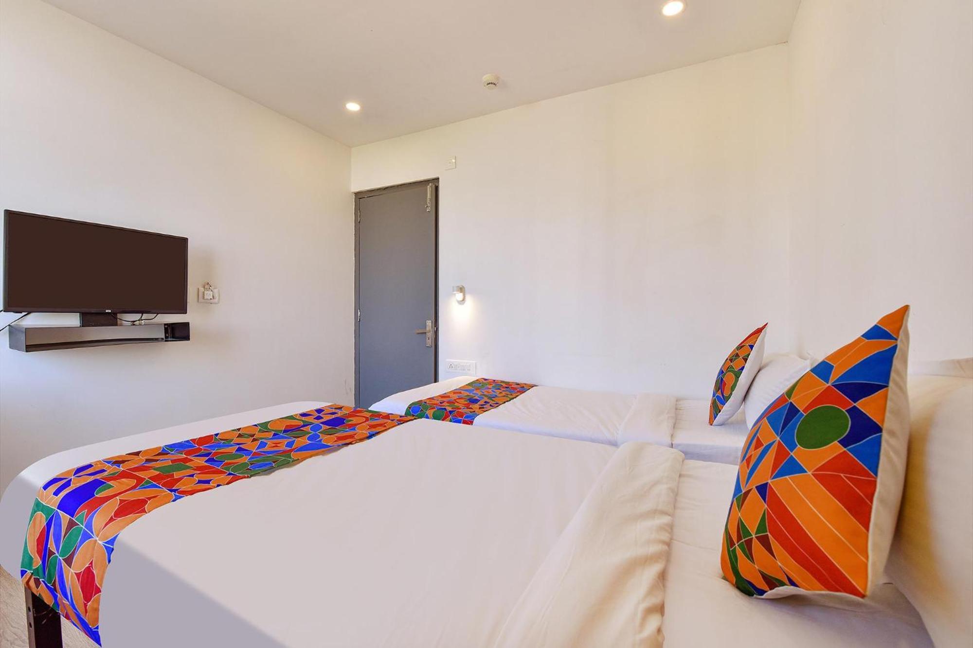 Fabhotel Ny Townhouse Αχμπανταμπάντ Εξωτερικό φωτογραφία