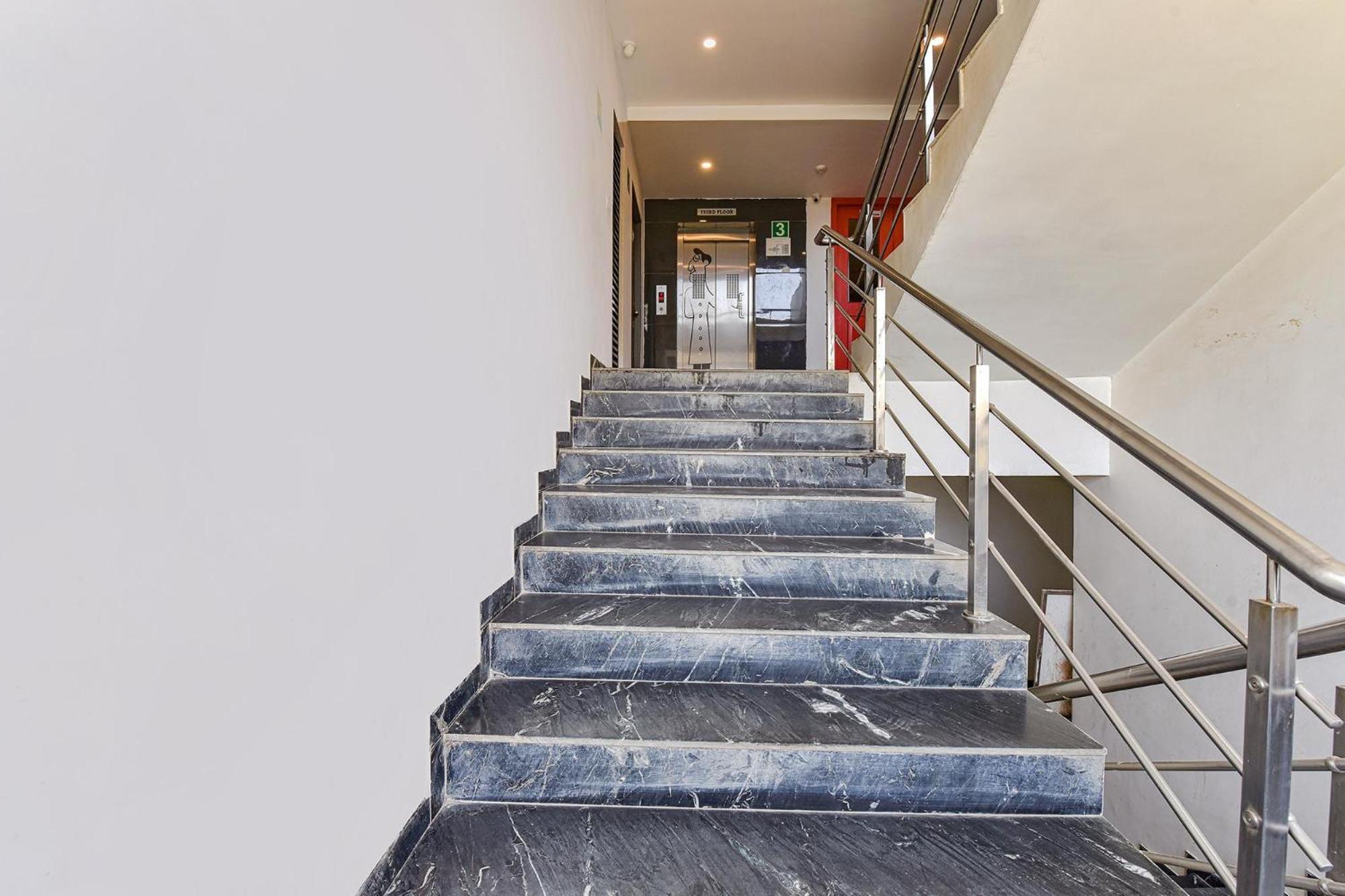 Fabhotel Ny Townhouse Αχμπανταμπάντ Εξωτερικό φωτογραφία