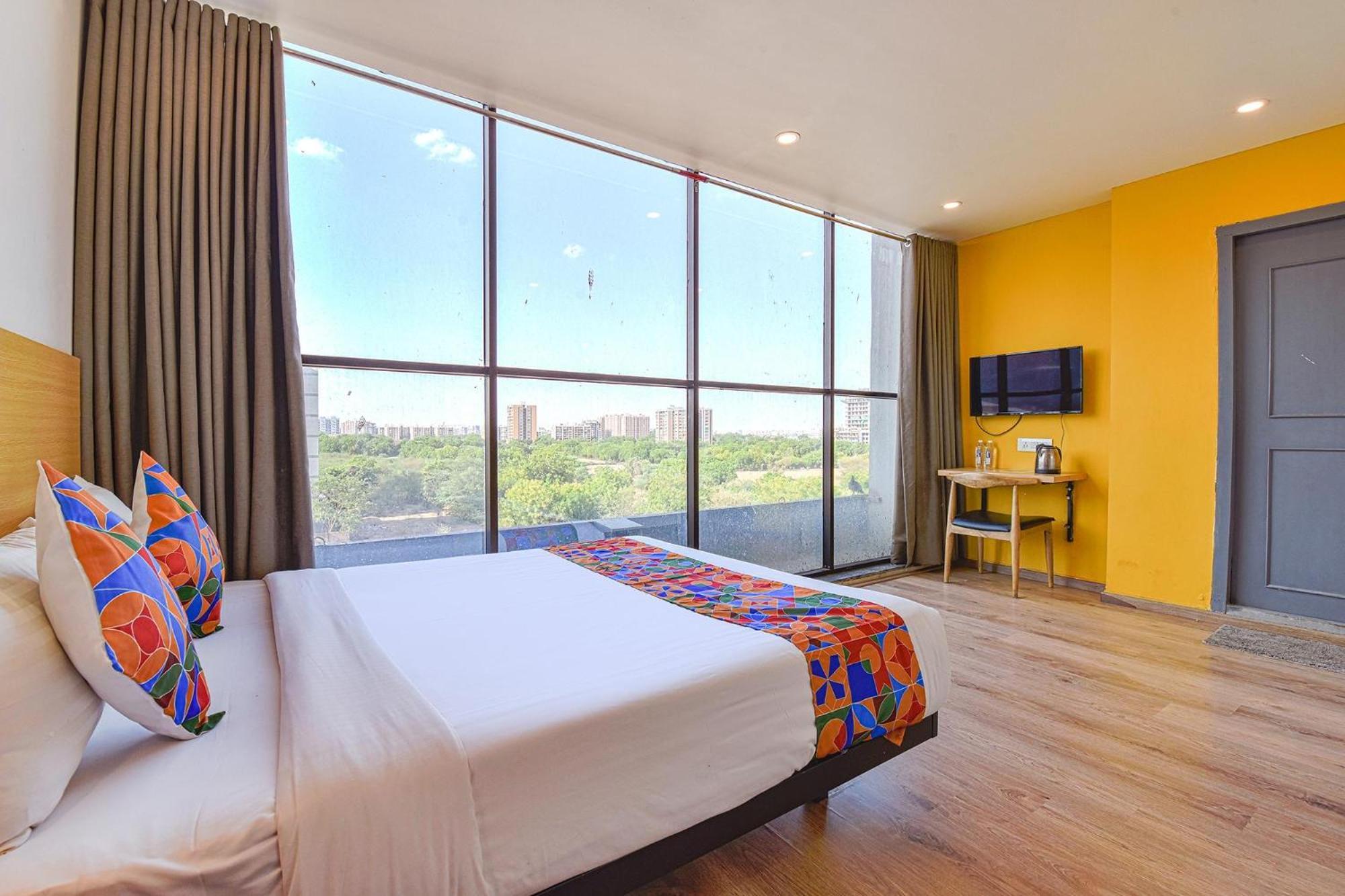Fabhotel Ny Townhouse Αχμπανταμπάντ Εξωτερικό φωτογραφία